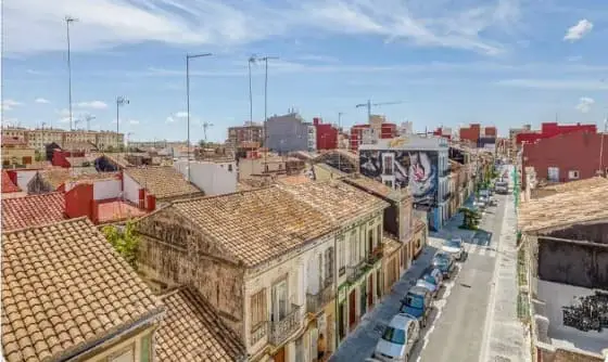 Vue de la rue Josep Benlliure maisons taditionnelles du quartier Cabanyal depuis le balcon investissement locatif Valencia Espagne