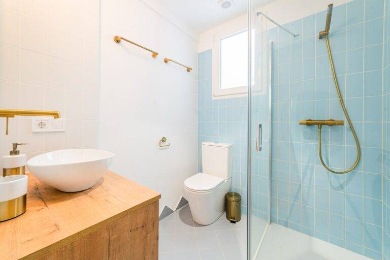 bathroom 2_buy to let investment_4 bedrooms_cabanyal_valencia