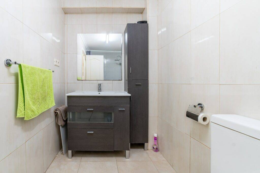 salle de bain calle juan mercader colocation étudiants cabanyal valencia