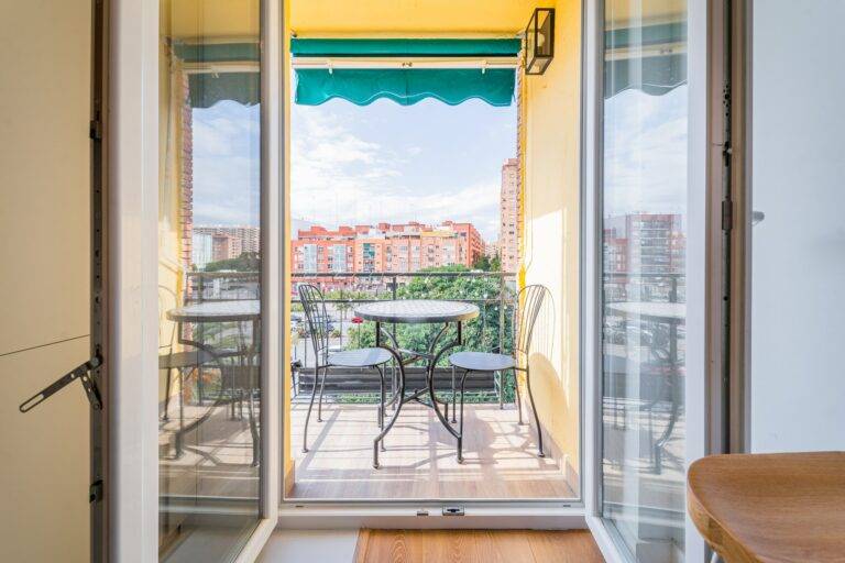 view to balcony from kitchen_mercader_buy to let investment_4 bedrooms_calle juan mercader_cabanyal_valencia